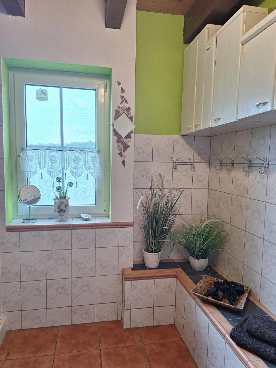 Kleine Einzigartige Ferienwohnung Auf Dem Bauernhof, Direkt In Der Natur Mit Blick Auf Schloss Braunfels Exterior foto